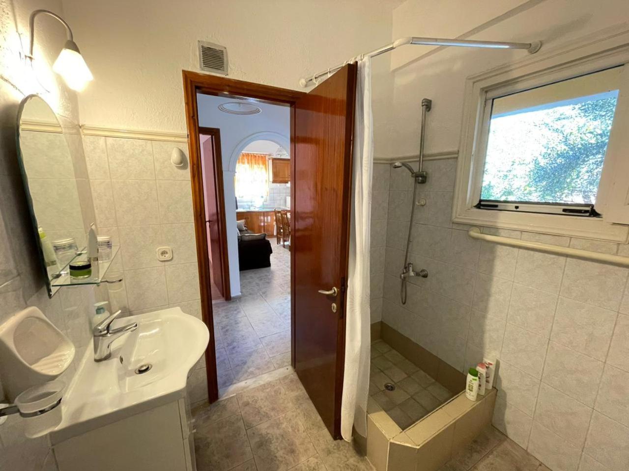 Katerina Apartments Agios Georgios Pagon Exterior foto